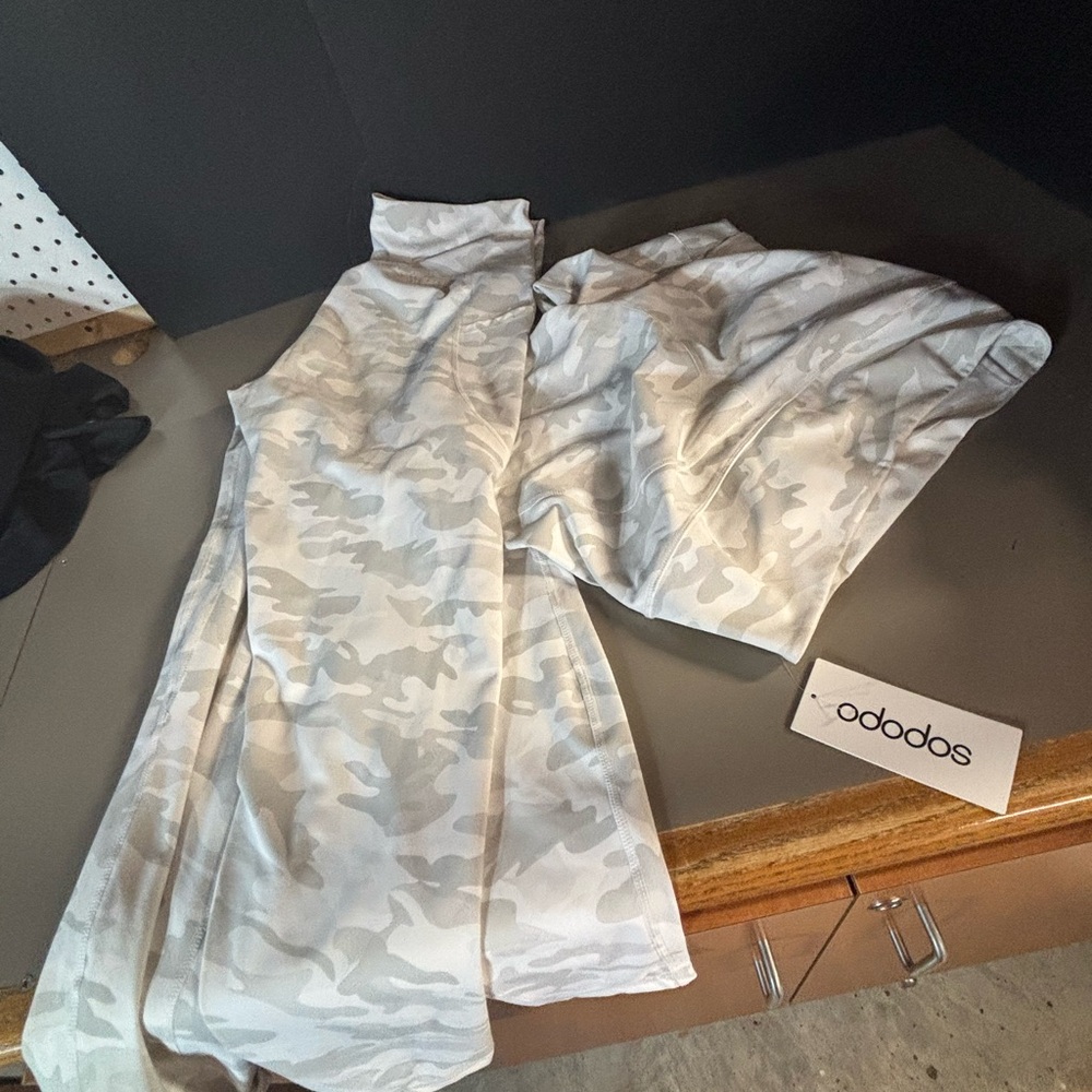 White Camo Leggings by Ododos